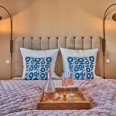 Bubblegum Apartment *